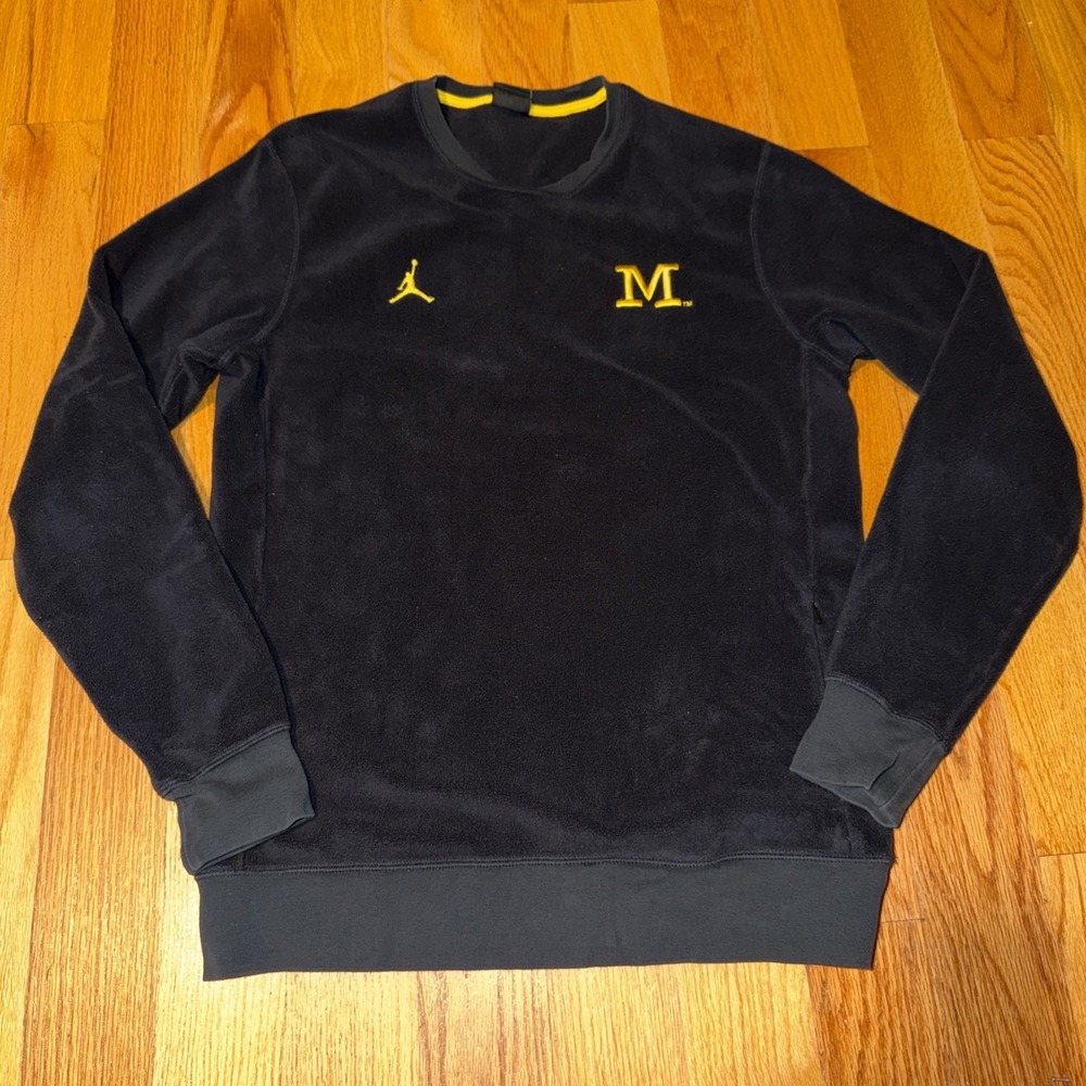 Michigan Wolverines Air Jordan Sweatshirt Mens M Navy Blue NCAA Fleece Crewneck